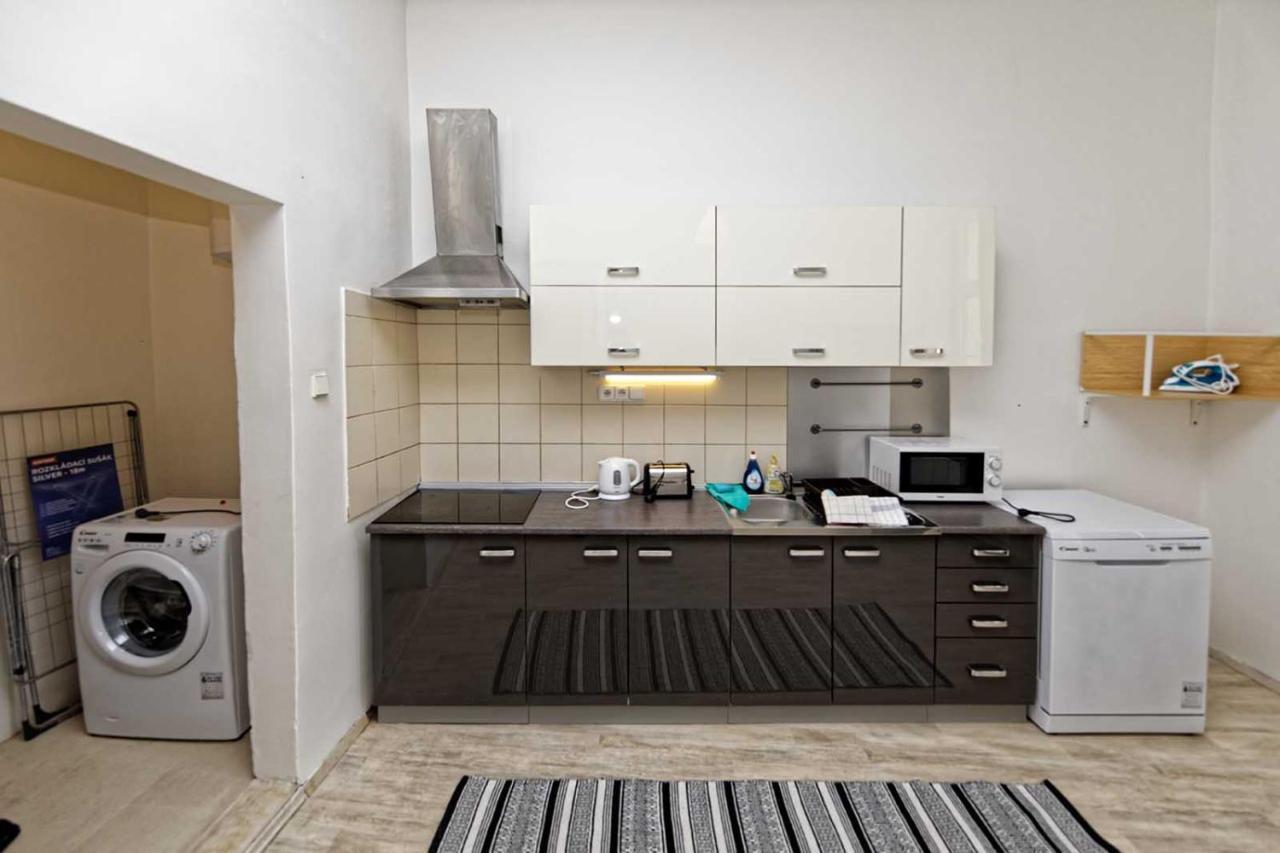 Peter'S Tower Apartments Πράγα Εξωτερικό φωτογραφία