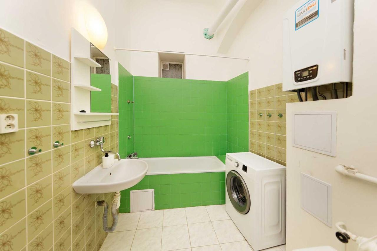 Peter'S Tower Apartments Πράγα Εξωτερικό φωτογραφία