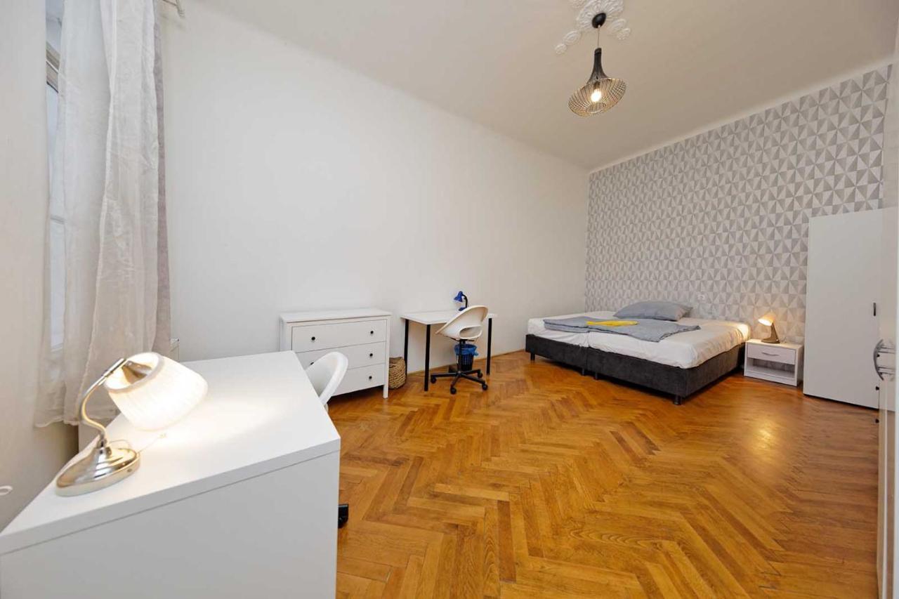 Peter'S Tower Apartments Πράγα Εξωτερικό φωτογραφία
